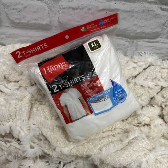 Hanes Men's Tagless White T-Shirts 2-Pack  Size XL Soft & Breathable - NEW‎ - Picture 4 of 4